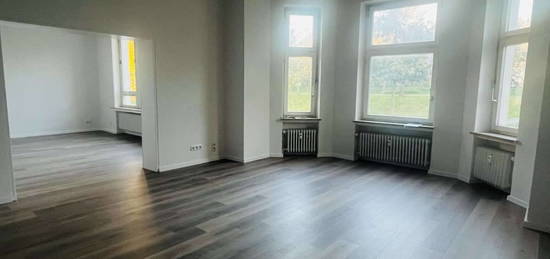 KARSTEN IMMOBILIEN ermöglicht Ihnen: Sanierte 4-Zimmer-Wohnung mit Altbauflair