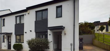 3 bedroom semi-detached house to rent