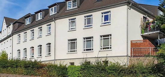 Helle und ruhige DG Wohnung mit EBK und großzügigem Wohnzimmer in Wittgensdorf