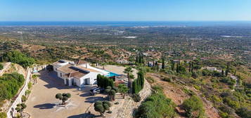 A sua moradia de luxo pronta a habitar, com vistas deslumbrantes sobre