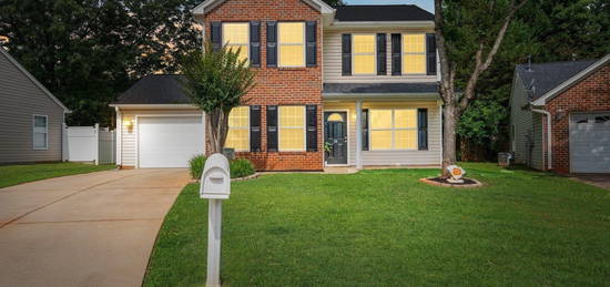 29 Seaside Ln, Greer, SC 29650