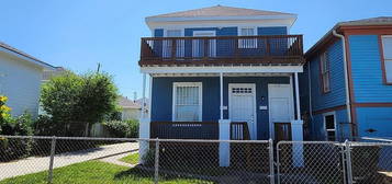 1809 O #1/2, Galveston, TX 77550