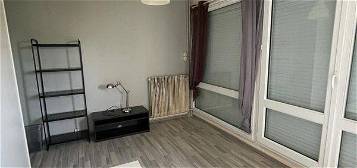 • Location Appartement meublé 30m2 - Lisieux ( Les Rosiers)