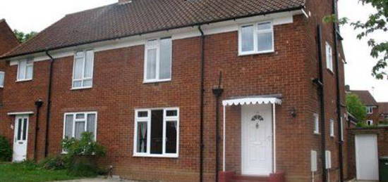 Flat to rent in Morecambe Gardens, Stanmore HA7