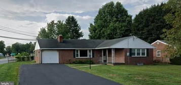 300 Catherine St, Greencastle, PA 17225