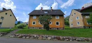 Bestandsfreies Haus mit 3 Einheiten in sonniger Lage