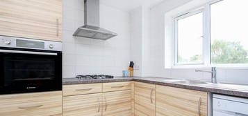 3 bed flat to rent