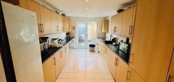 6 bedroom terraced house