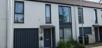 4 bedroom terraced house