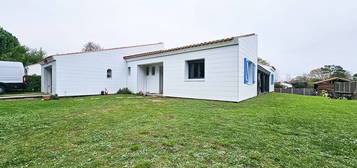 La Barre-de-monts maison plain-pied 173 m2 environ, 3 chambres, garage et jardin.