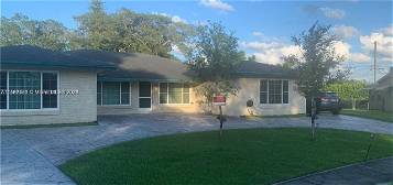 2698 NW 65th Ave #2700, Margate, FL 33063