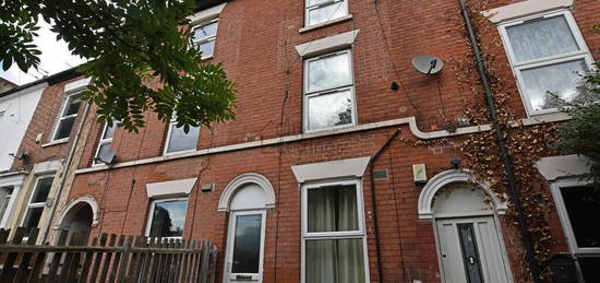 3 bedroom terraced house