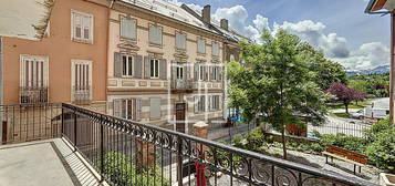 À VENDRE   Appartement 3 chambres avec balcon, cave et greni