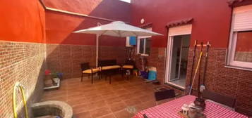 Chalet en Oliver-Valdefierro