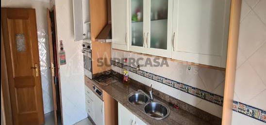 Apartamento T3 com lugar de parqueamento, no centro de Elvas