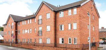 Flat to rent in Swinton Hall Road, Swinton, Manchester, Greater Manchester M27