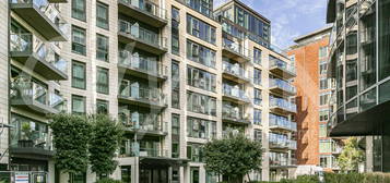 Property for sale in Juniper Drive, London SW18