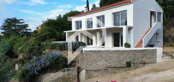 LE LAVANDOU - T4 REFAIT A NEUF - 100M² -  DERNIER ETAGE - PARKING - VUE MER