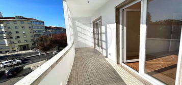 Apartamento T4 para arrendamento