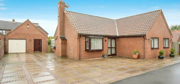 Detached bungalow for sale in South End, Thorne, Doncaster DN8