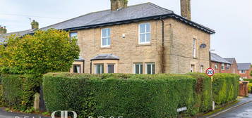 4 bed semi-detached house for sale