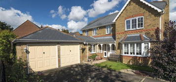 4 bedroom detached house to rent