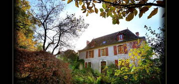 Bastide, Immense propriété du XVIIIème sur 2 ha de terrain