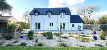 4 bed detached house for sale