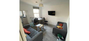 End terrace house to rent in Lenton, Lenton, Nottingham NG7