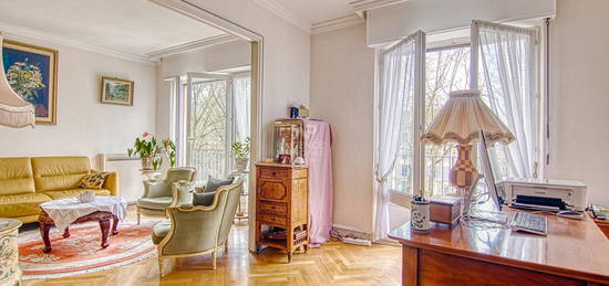 Versailles Boulevard de la Reine Appartement 5 pièces 109 m² carrez avec ascenseur et box