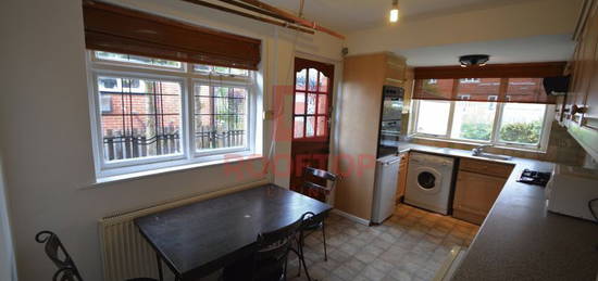 3 bed shared accommodation to rent