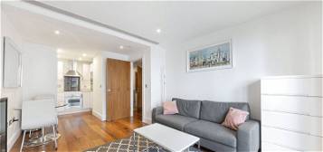 Flat to rent in Duckman Tower, 3 Lincoln Plaza, Canary Wharf, London E14
