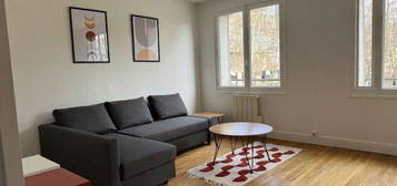 Appartement  à louer, 4 pièces, 2 chambres, 68 m²