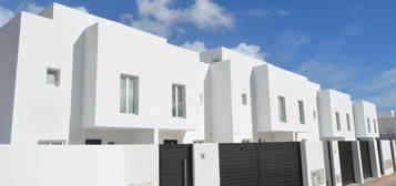 Casa adosada en venta en Calle Perdiz, Corralejo