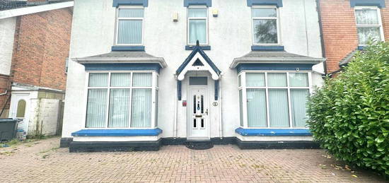 3 bedroom semi-detached house