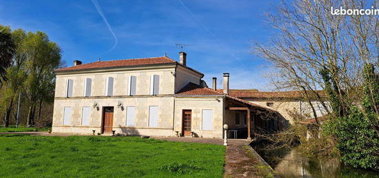 Maison bourgeoise pleine de charme rénovée avec jardin et terrain supémentaire