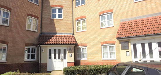 Flat to rent in Stoney Bridge Drive, Waltham Abbey EN9