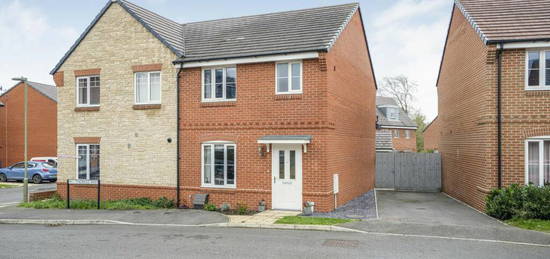 3 bedroom semi-detached house for sale