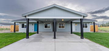 1026 NE Emerald Dr, Hermiston, OR 97838