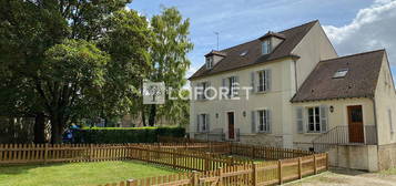 Appartement Fontenay Le Vicomte 2 pièces avec jardin , cave et deux parkings.