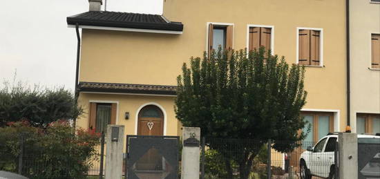 Casa porz. bifamigliare unico proprietario