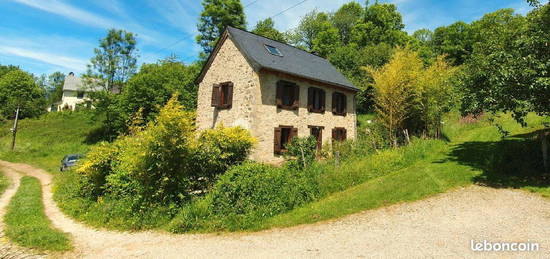 Maison écologique en pleine montagne