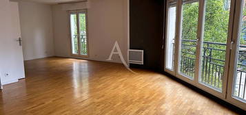 Appartement  à louer, 3 pièces, 2 chambres, 90 m²