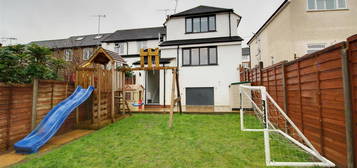 3 bed semi-detached house for sale