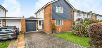 4 bedroom link detached house for sale