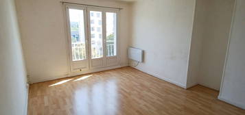 EXCLUSIVITE !!! ROUSSILLON, Appartement T3, avec balcon