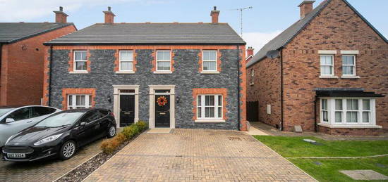 4 Ballantine Square, Hillhall Road, Lisburn, BT27 5FU