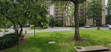 3101 S Manchester St Apt 613, Falls Church, VA 22044