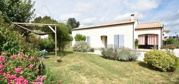 Très jolie maison de plain-pied, 3 chambres, grand jardin - Cavignac