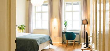 Beautiful furnished apartment/ Wunderschöne möblierte Wohnung